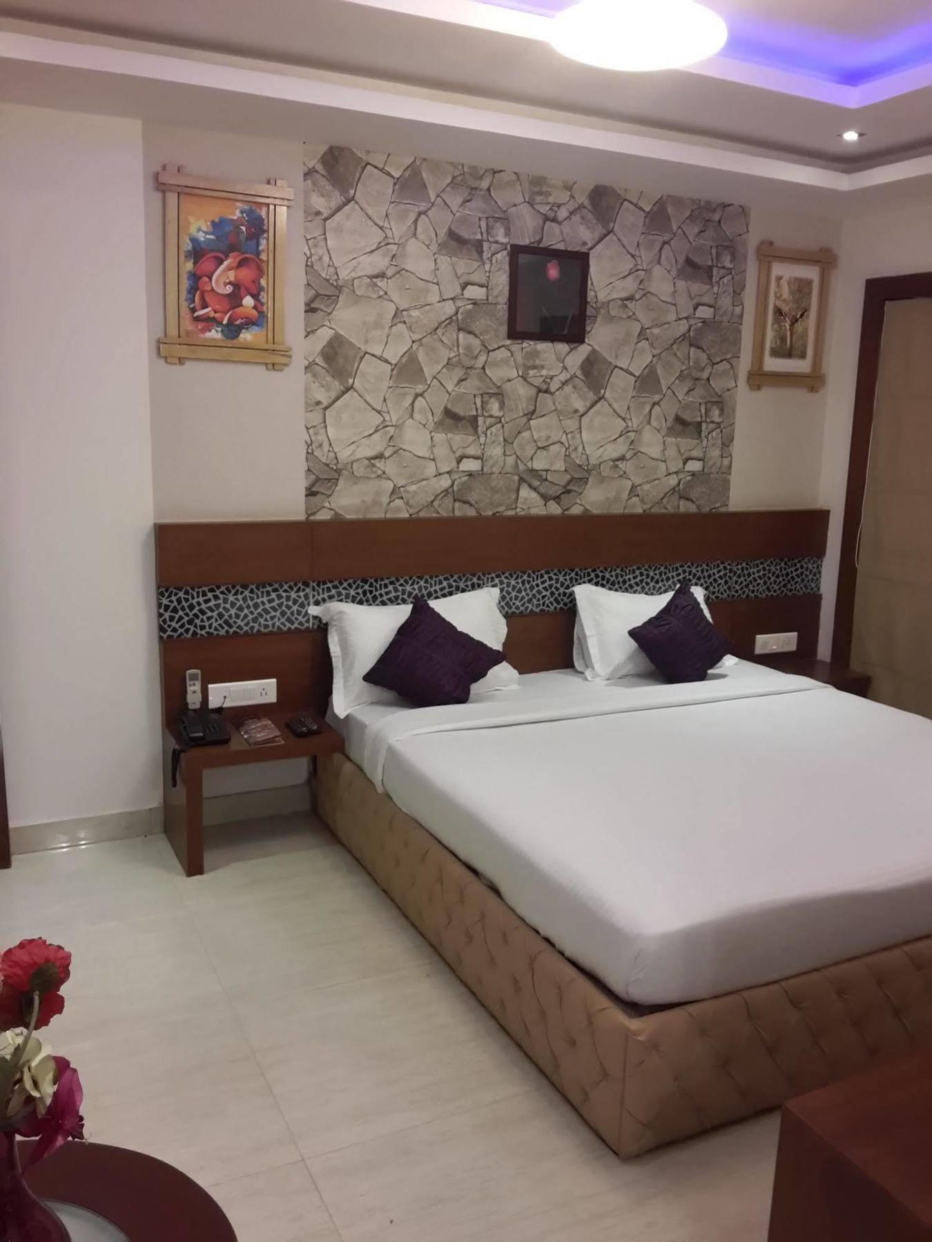 Icon Suites By Bhagini Bangalore Exterior photo